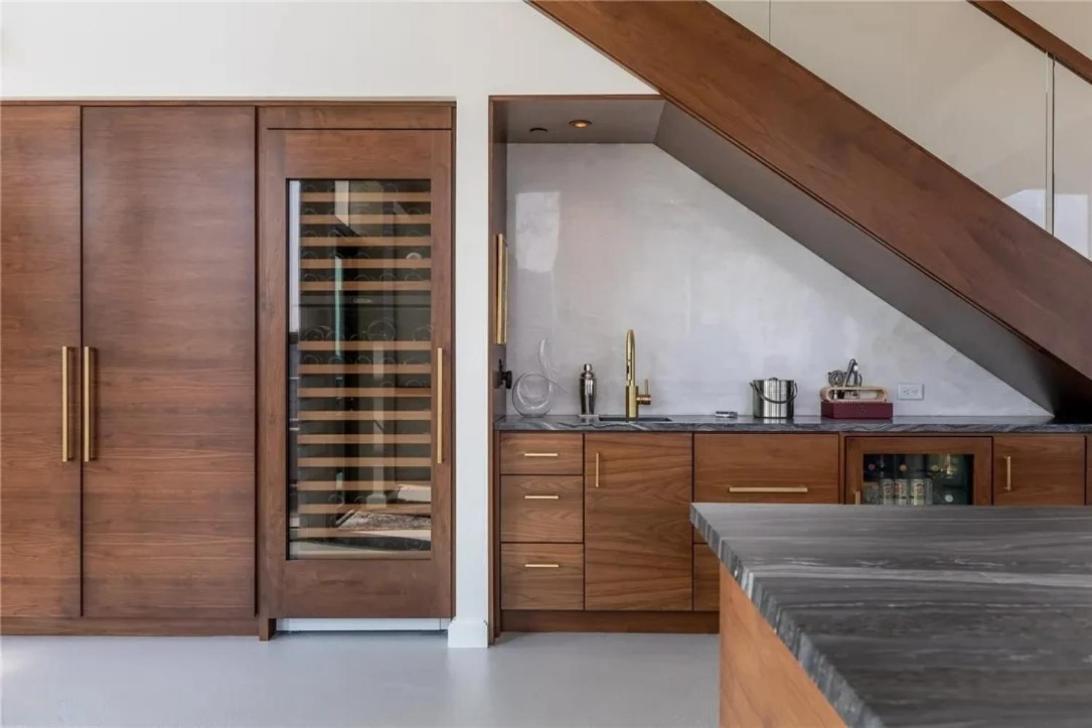 Skyline Downtown Penthouse Apartment
