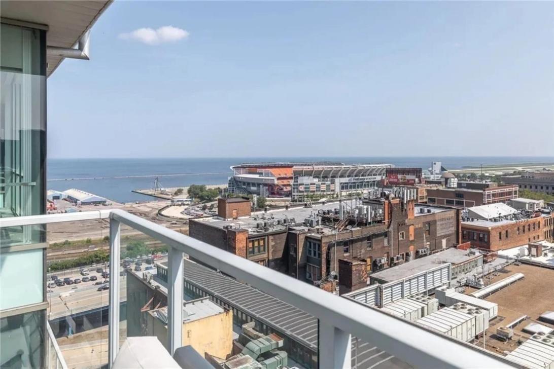 Apartment Skyline Downtown Penthouse Cleveland