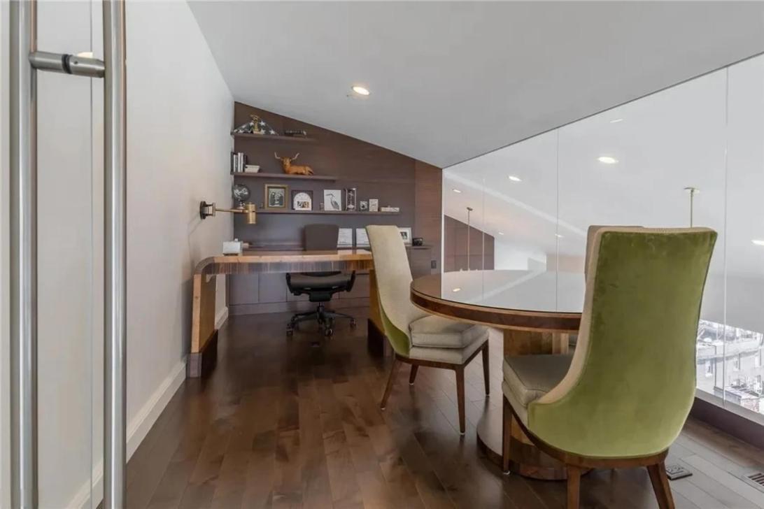 Skyline Downtown Penthouse *